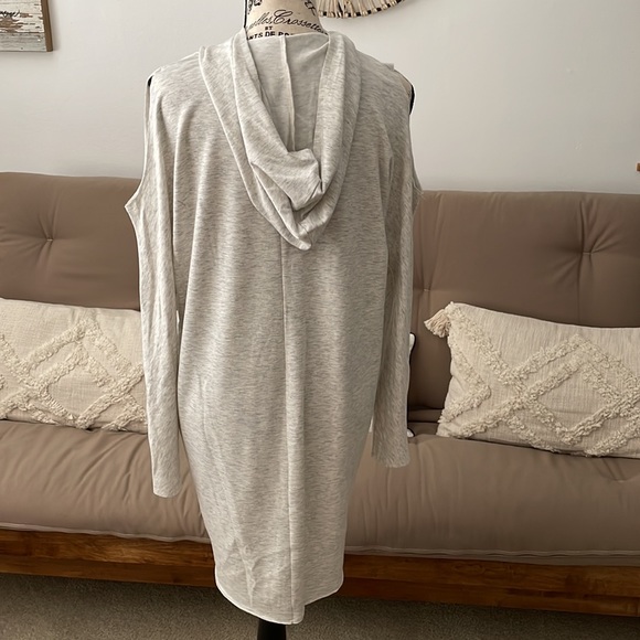 Long sleeve dress - Picture 2 of 7